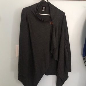 Bobeau size Small side button long sleeve